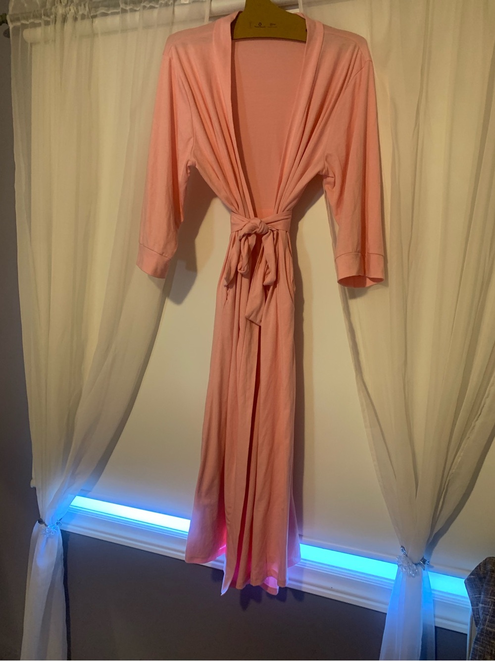 ☀️SUMMER CLEARANCE ITEM☀️Women's Lrg Robe with side pockets 
Excellent condition